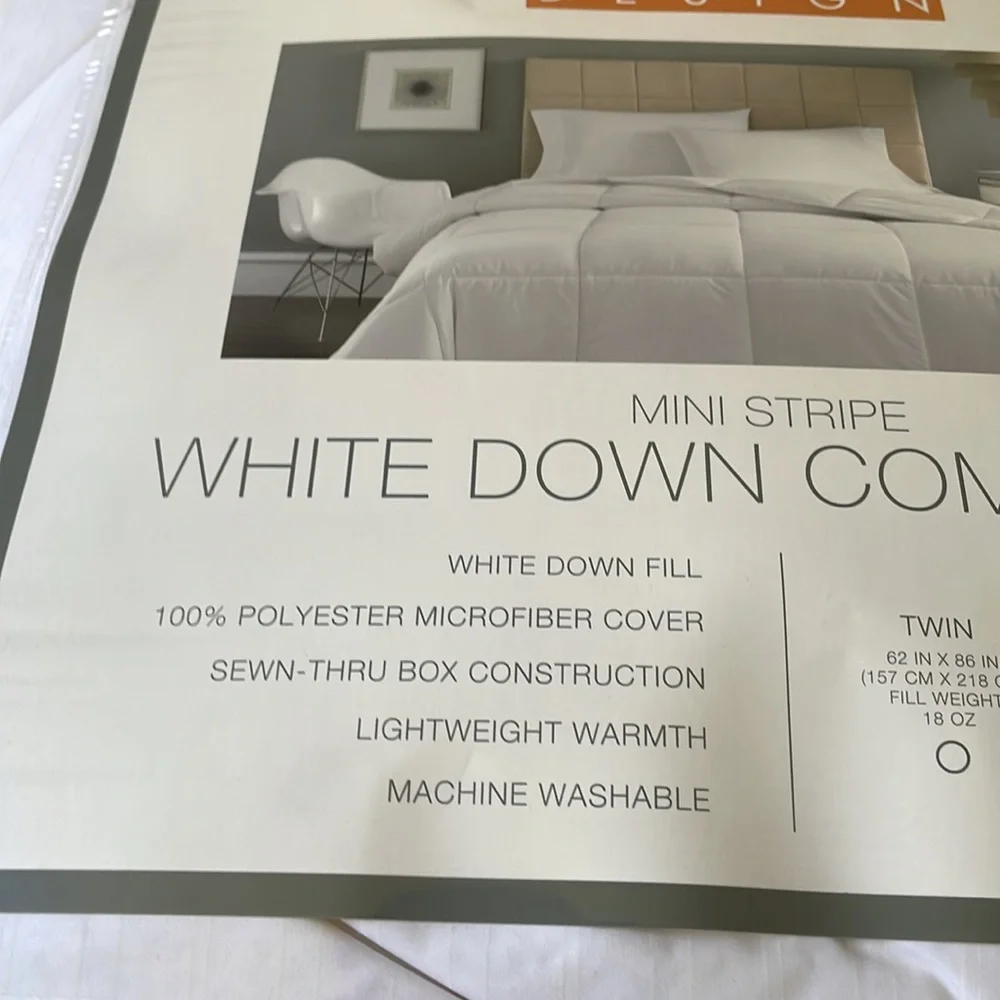 NWT Home Design Down Comforter